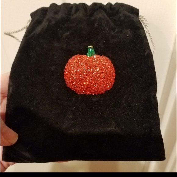 Beautiful Rhinestone Pumpkin Brooch - Picture 2 of 4